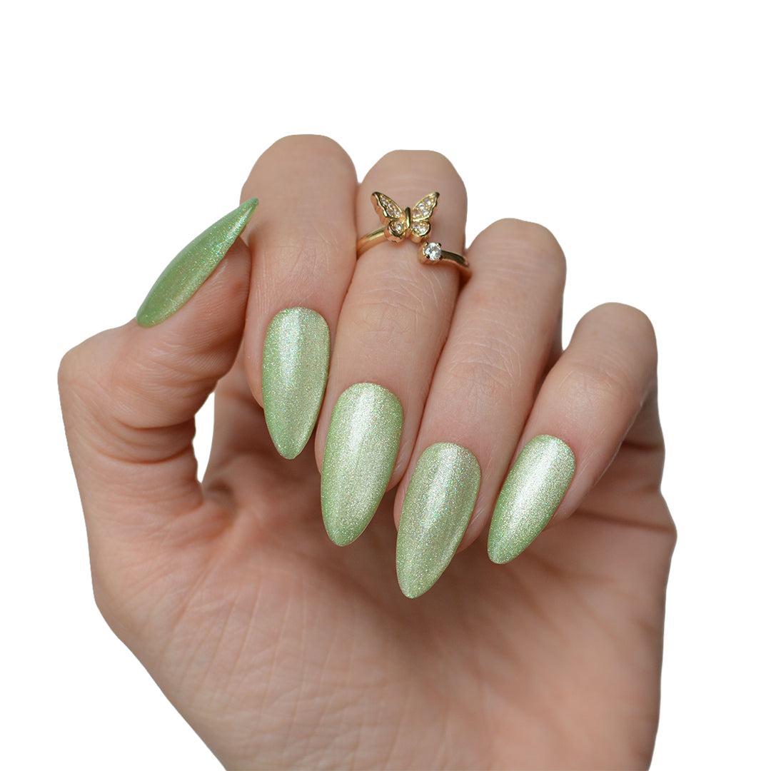 Pistacchio Glow Pastel Cat Eye Gel Polish by Pink Mask - pistachio green magnetic gel polish with fine magnetic particles.
