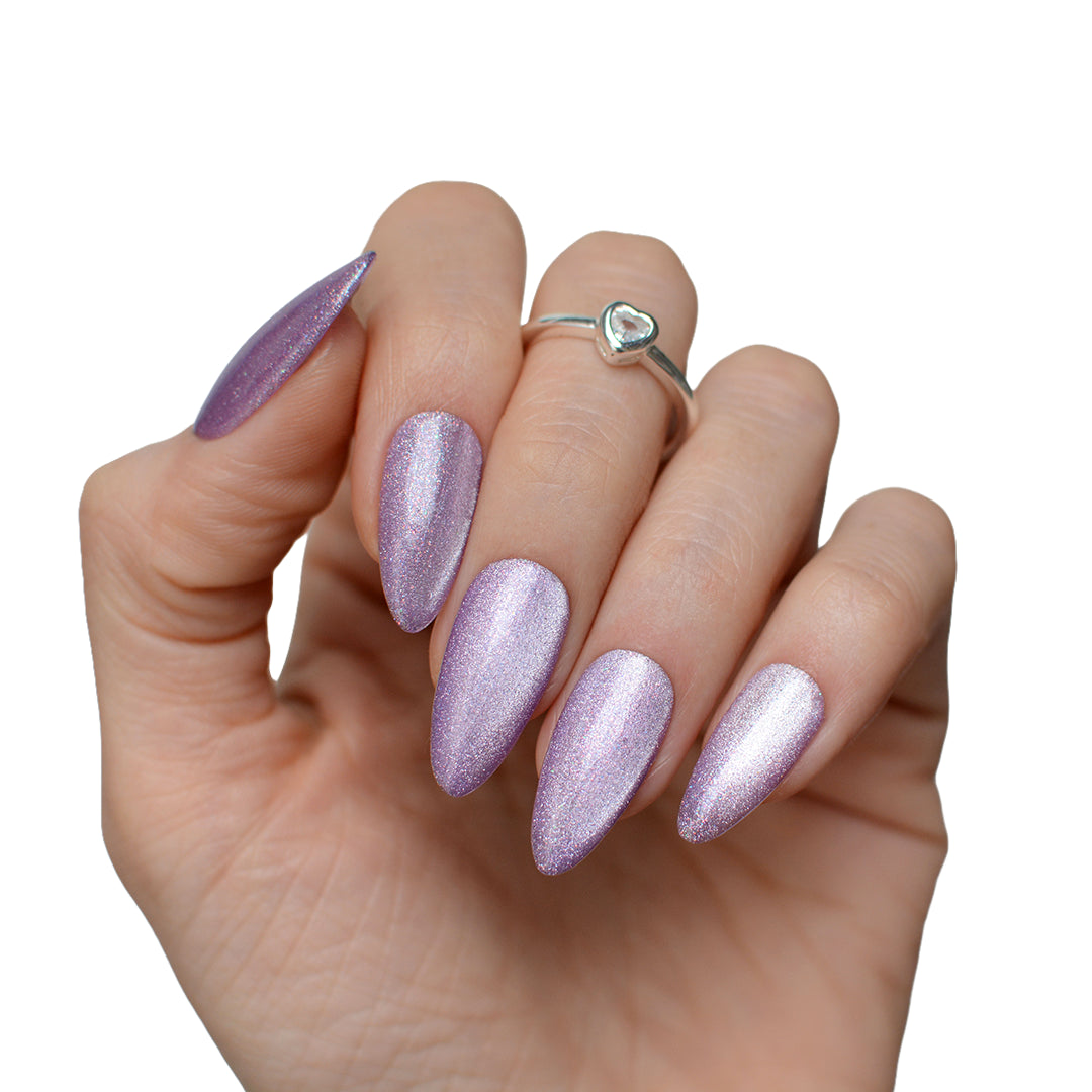 Lavender Halo Pastel Cat Eye Gel Polish by Pink Mask - lavender magnetic gel polish with fine magnetic particles for a luminous cat eye effect.