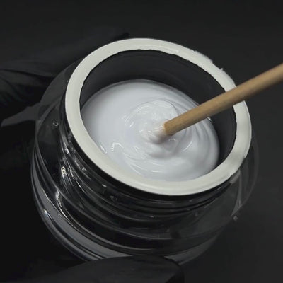 Builder gel in a pot - white